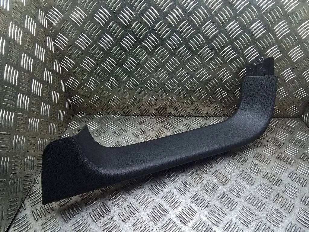 Tailgate trim – Peugeot Traveller (2016-)