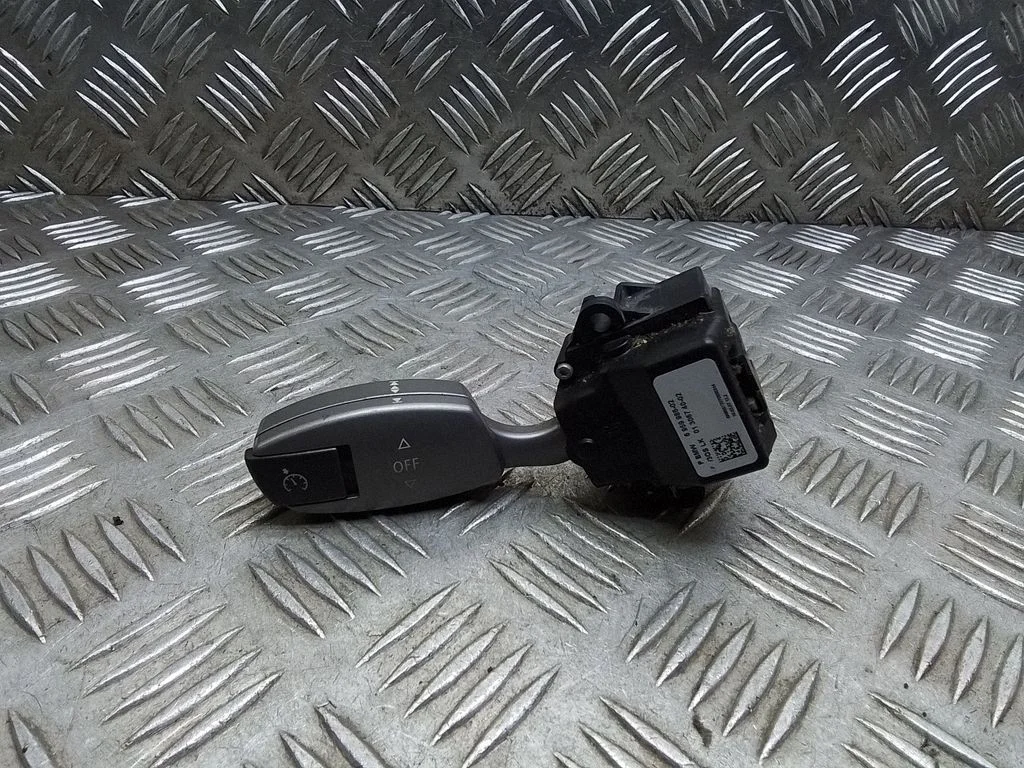 Püsikiiruse hoidiku (autopiloodi) hoob – BMW 7-seeria E65 E66 (2001-2008)