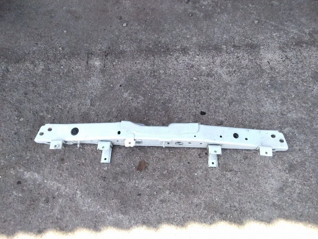 Radiatoru paneļa augšējā daļa