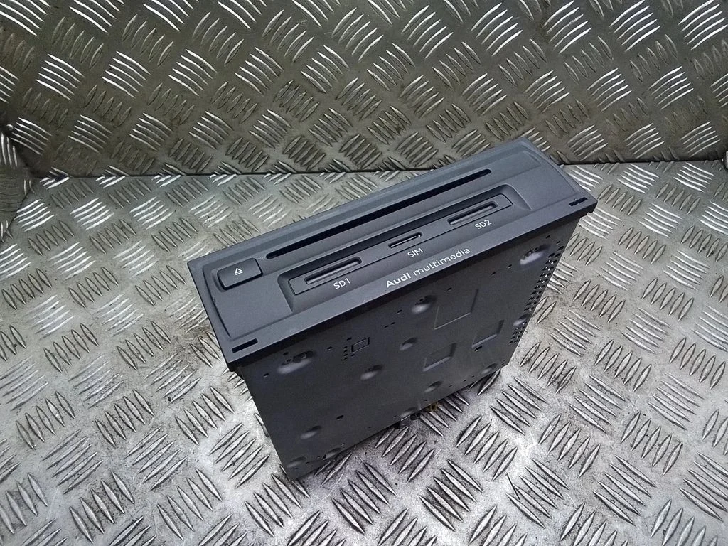 Navigācijas (GPS) vadības bloks 8V0035035F