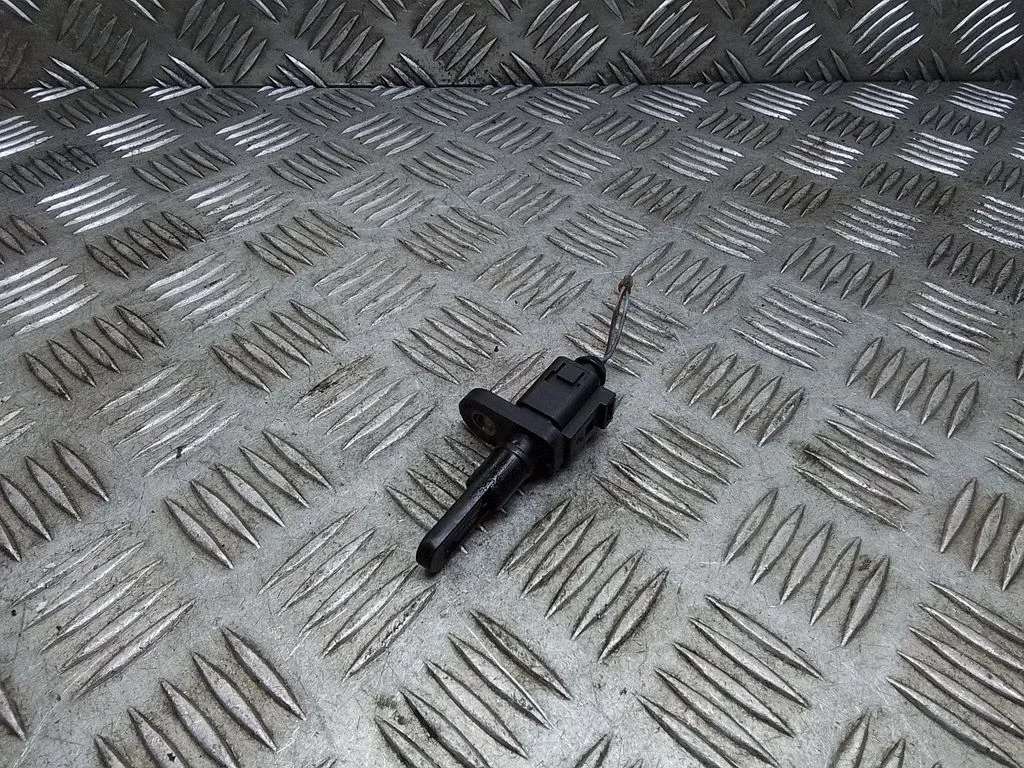 Intake air temperature sensor 06B905379C