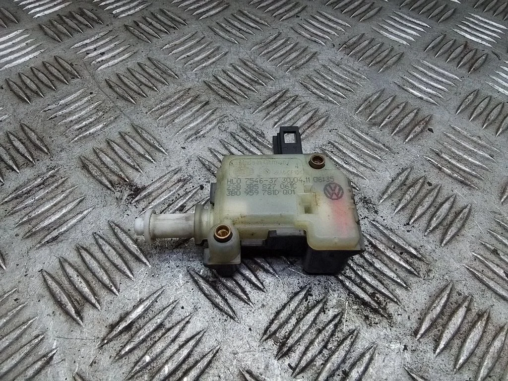 Tailgate boot lock/latch motor – Volkswagen Transporter - Caravelle T5 (2003-2015)