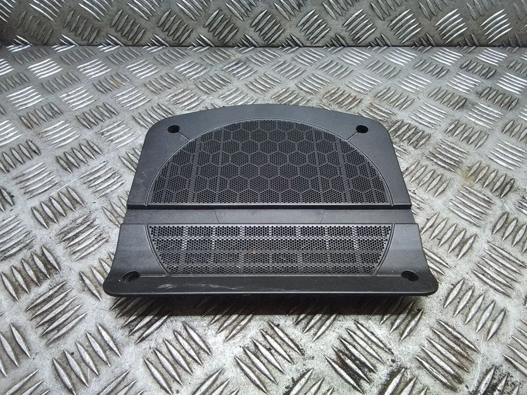 Maskownica subwoofera – BMW Seria 5 F10 F11 (2009-2016)