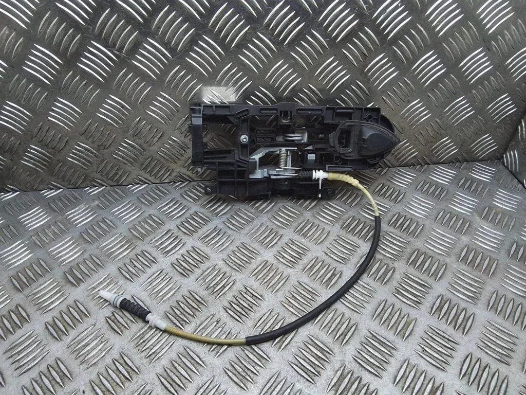 Rear door exterior handle/bracket – BMW 5 Series F10 F11 (2009-2016)