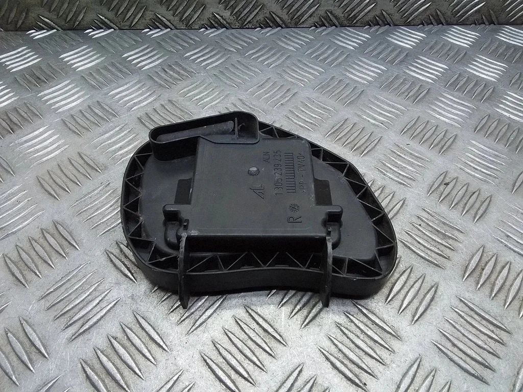 Priekšējā luktura pārsegs – Volkswagen Touran I (2003-2010)