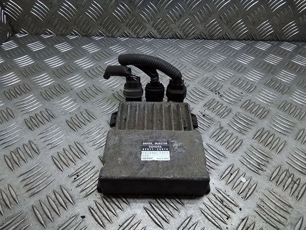 Degvielas sprauslu (forsunku) vadības bloks – Toyota Avensis T250 (2006-2009)