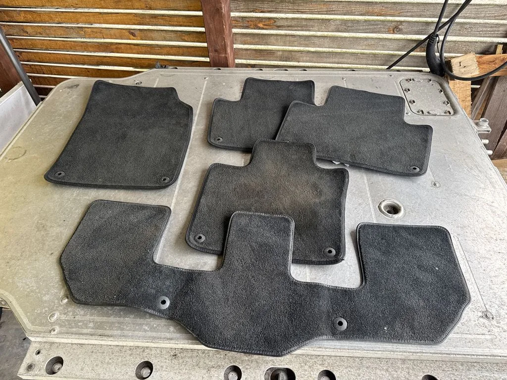 Car floor mat set – Volvo XC90 (2014-)