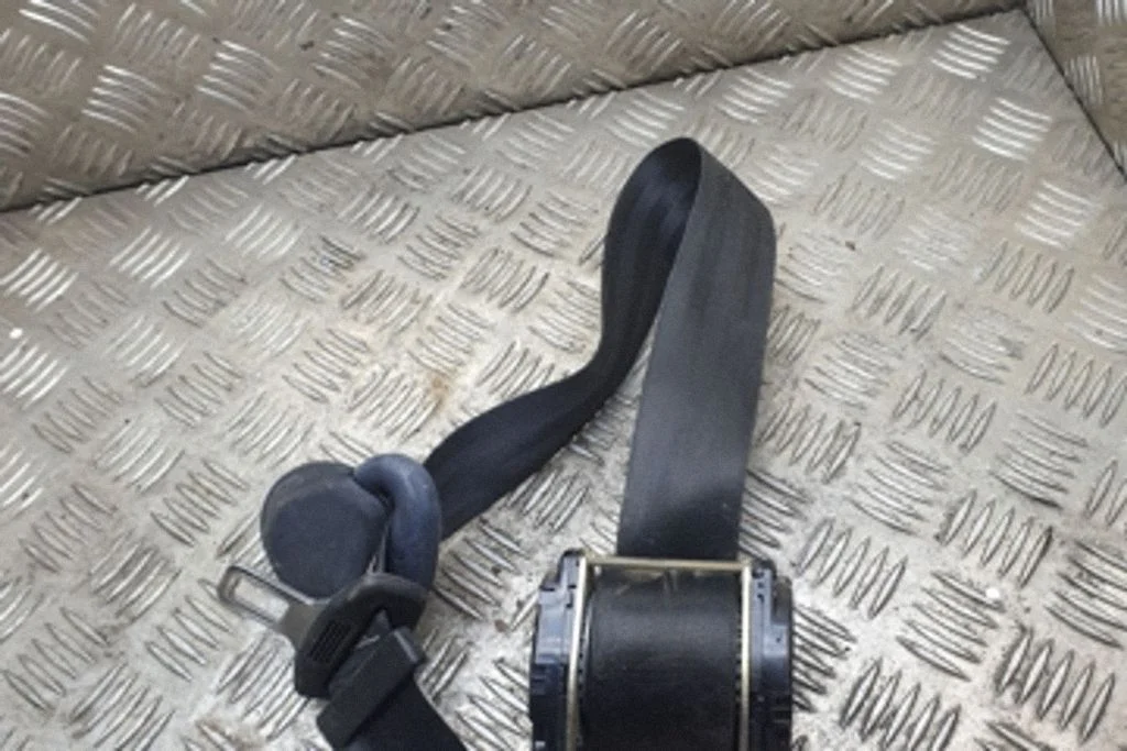Third row seat belt – Volkswagen Sharan (1996-2000)
