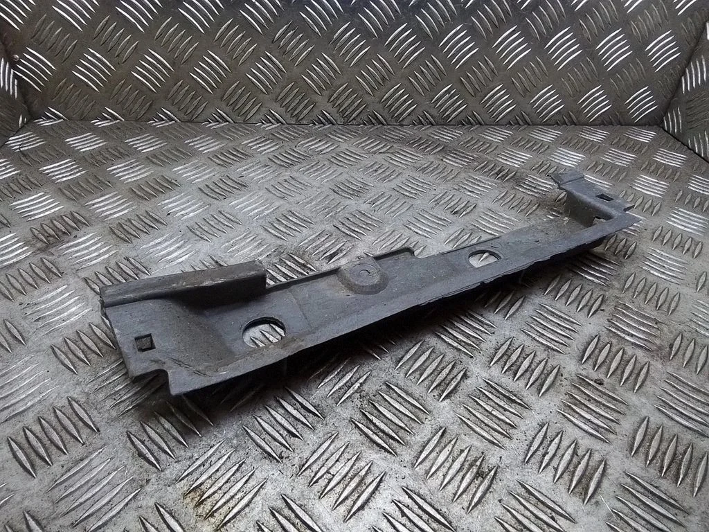 Sill/side skirt trim – Toyota Prius+ (ZVW40) (2011-2018)