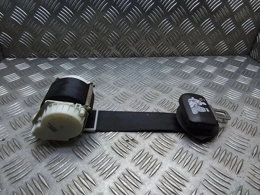 Third row seat belt – Volkswagen Touran I (2003-2010)