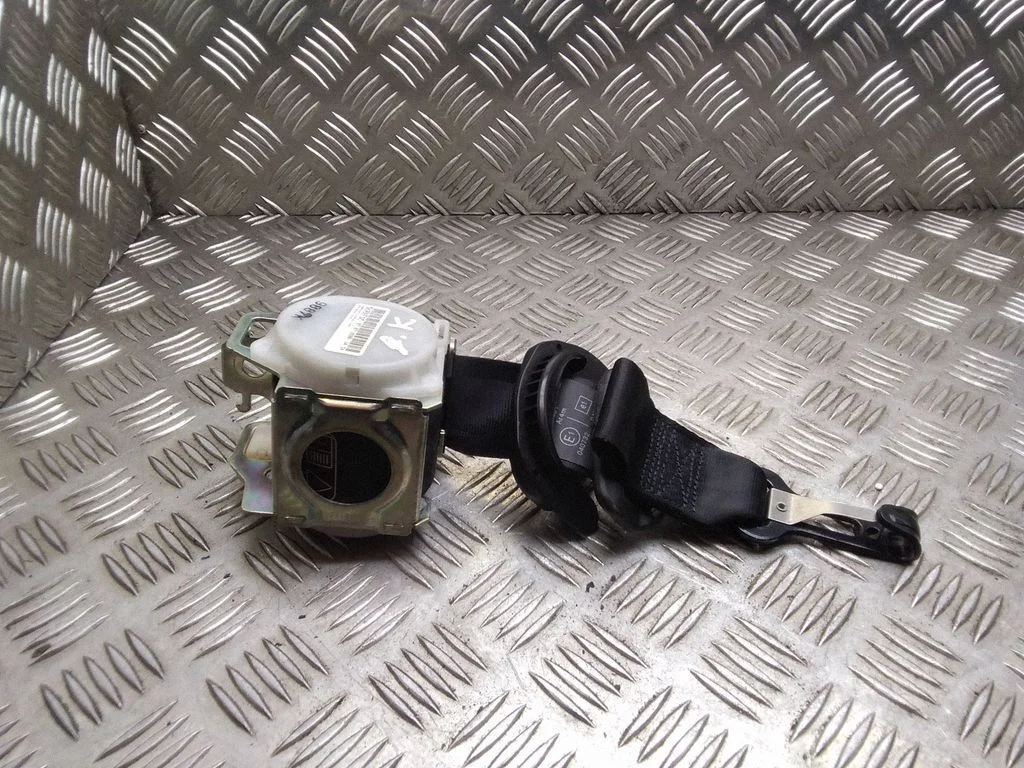 Third row seat belt – Citroen C4 I (2004-2010)