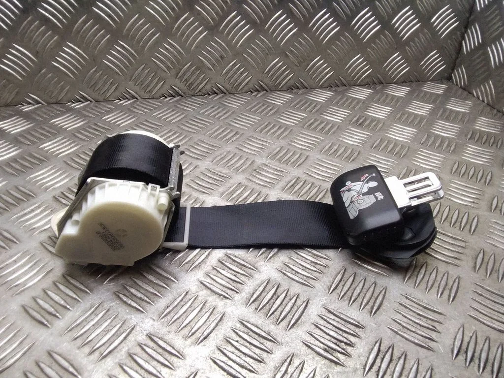 Third row seat belt – Volkswagen Touran I (2003-2010)