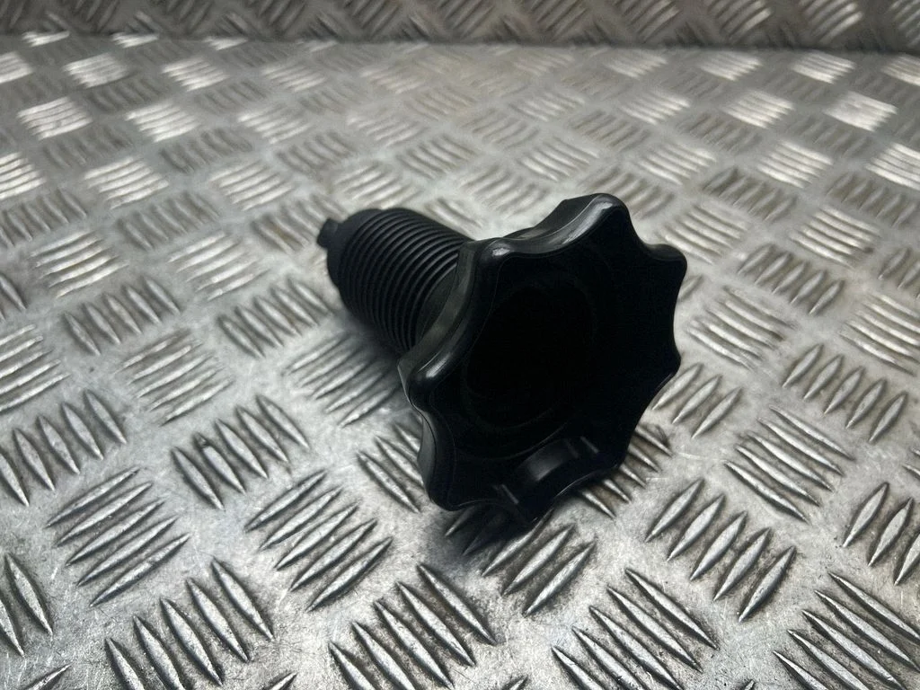 Rezerves riteņa skrūve 2G0803899A