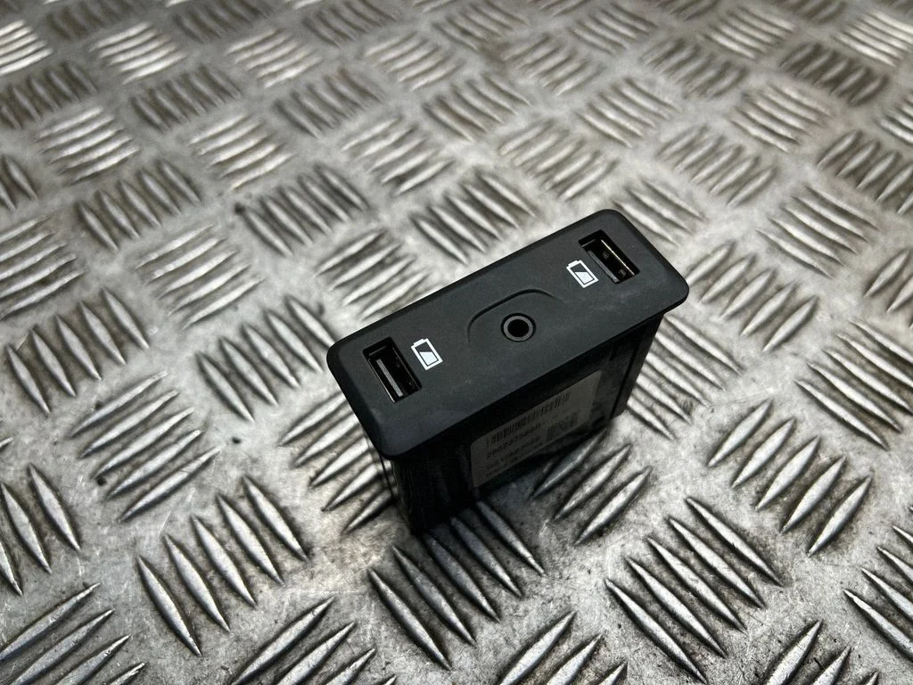 USB ligzda 280237588R