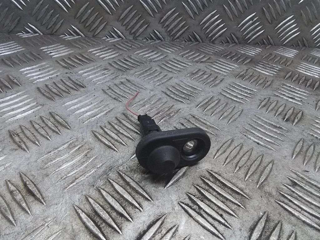 Front door sensor coupe – Toyota Prius+ (ZVW40) (2011-2018)