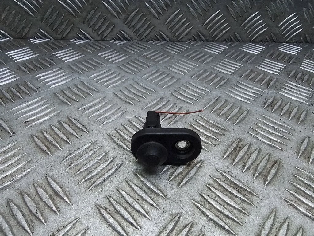 Front door sensor coupe – Toyota Prius (XW30) (2009-2015)