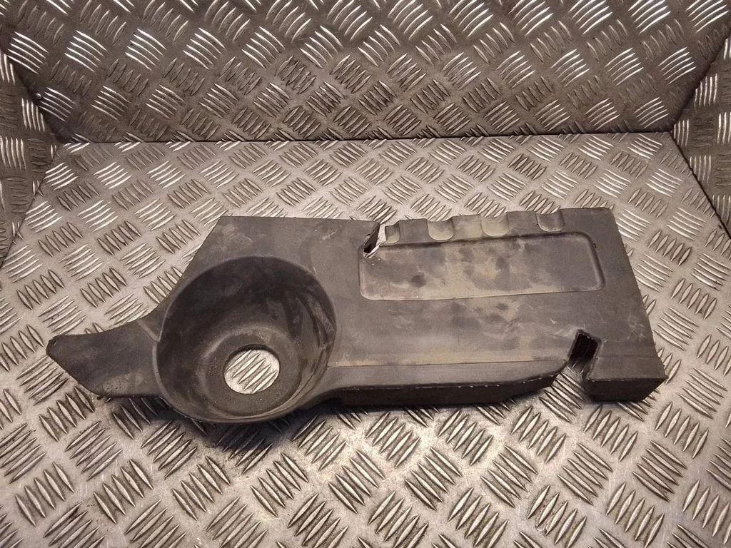 Heat shield in engine bay – Land Rover Discovery Sport (2014-)