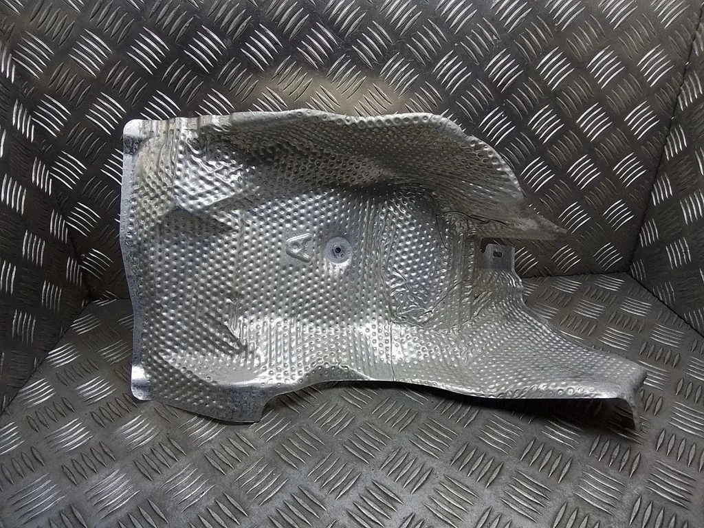 Heat shield in engine bay – Lexus ES VII XZ10 (2018-2021)