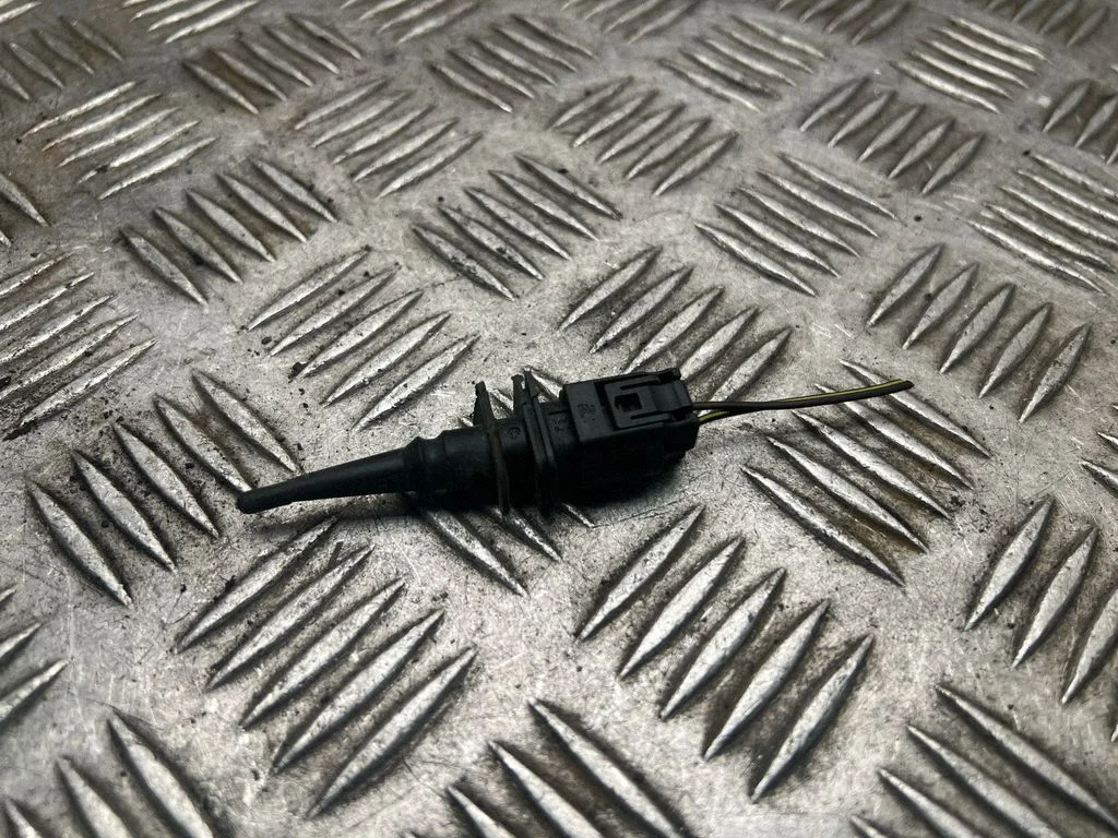 Outside/exterior temperature sensor 6936953