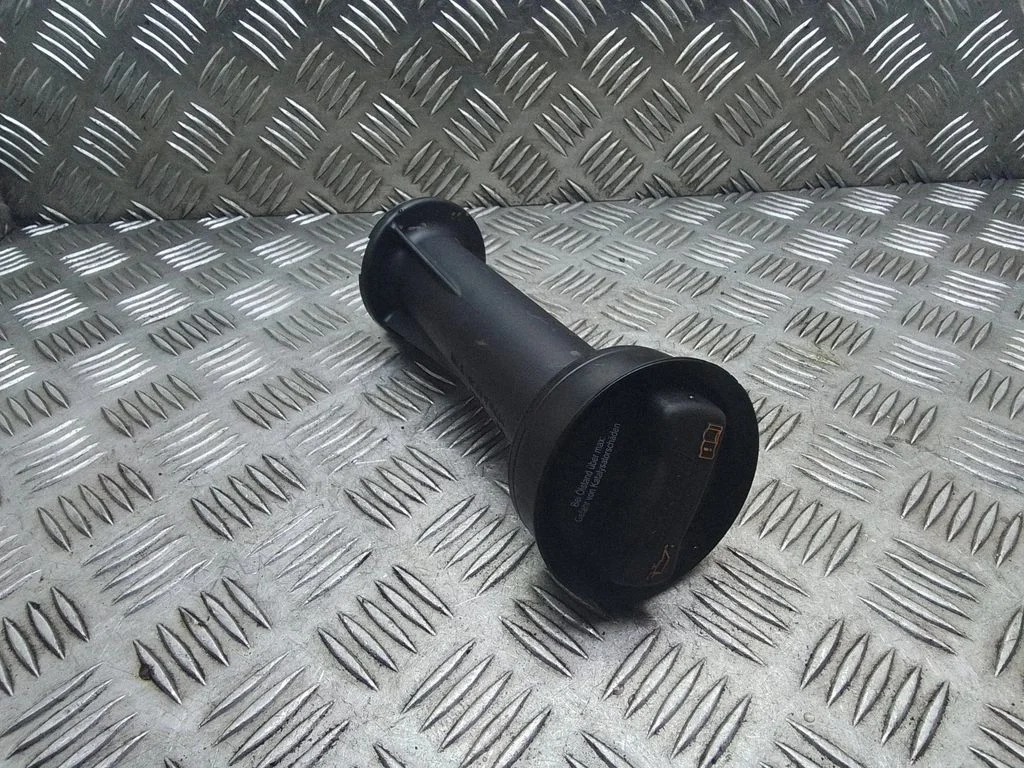 Oil fill pipe – Volkswagen Transporter - Caravelle T5 (2003-2015)