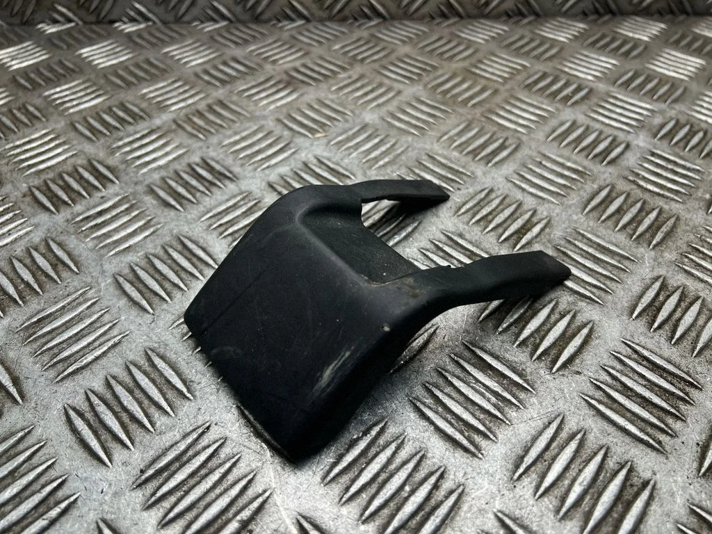 Rear seat rail trim cover – Mini Cooper Countryman R60 (2011-2016)