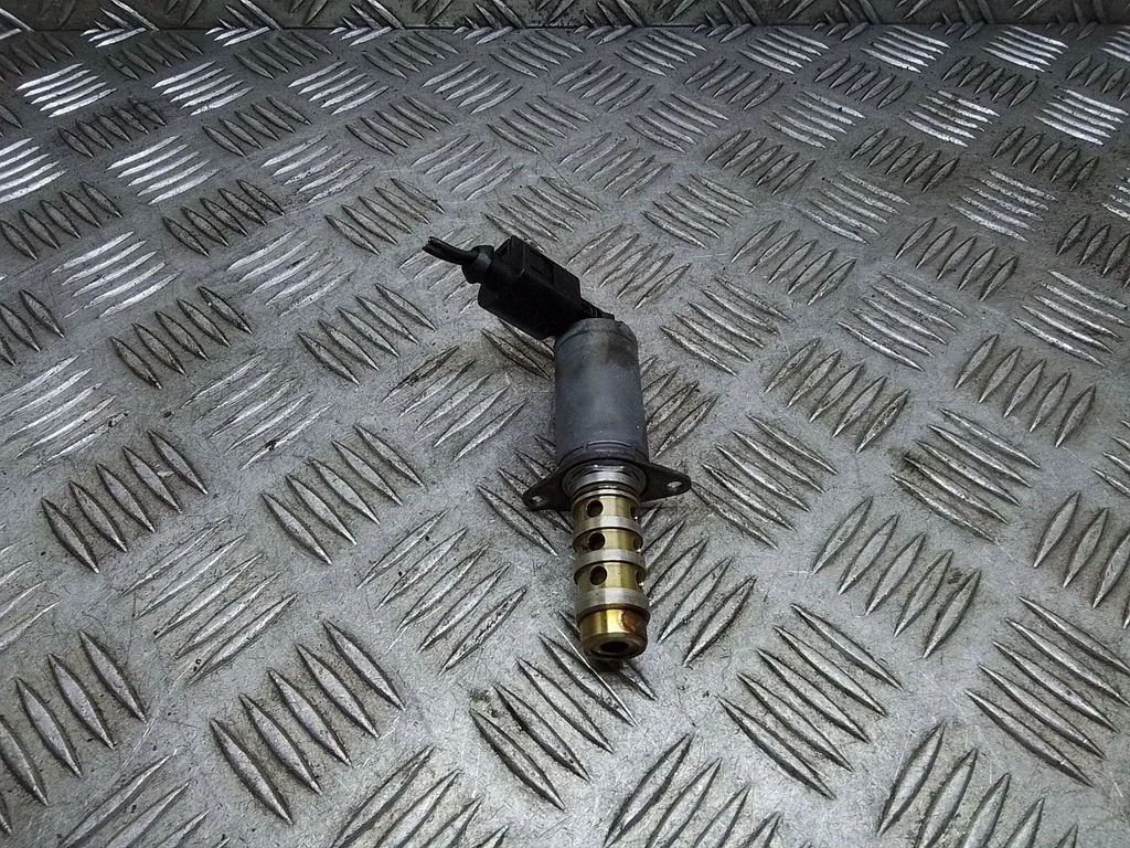 Camshaft vanos timing valve 13150429F