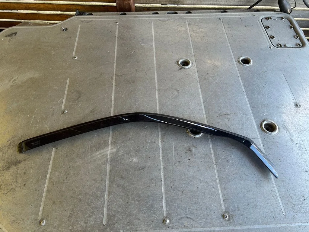Front door coupe wind deflector – front right