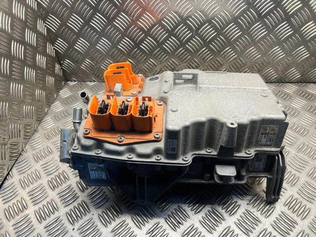 Voltage converter inverter – Volvo XC90 (2014-)