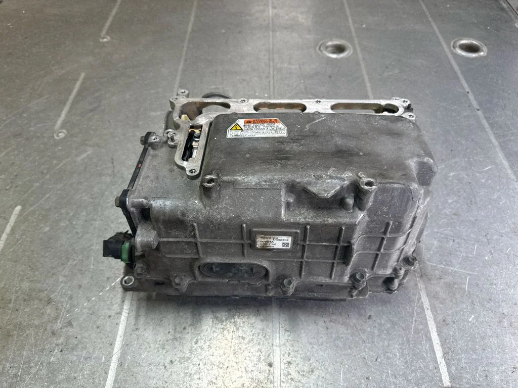 Invertors (sprieguma pārveidotājs) – Toyota Prius (XW30) (2009-2015)