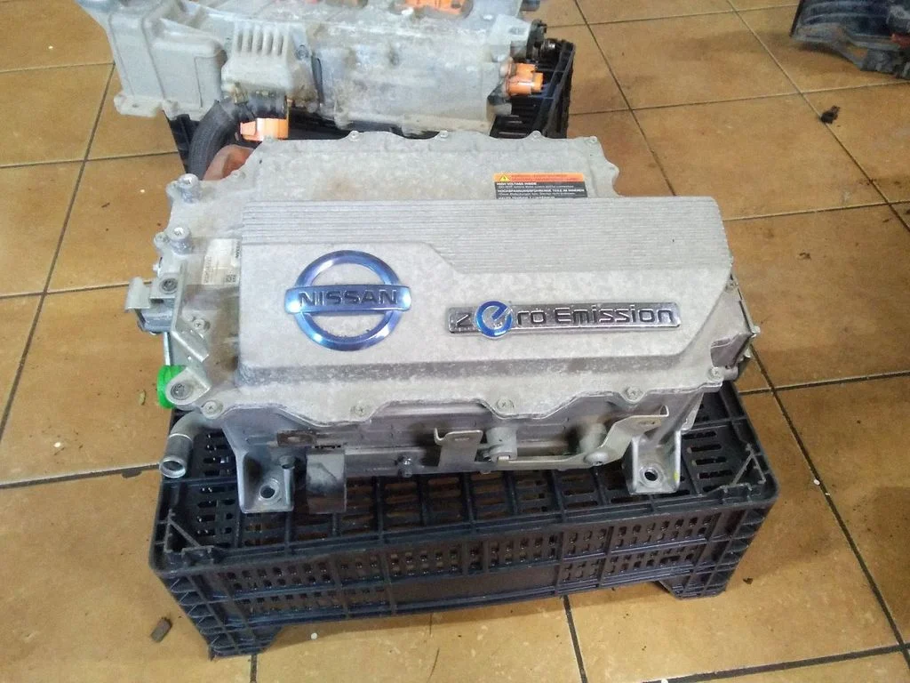 Przetwornica napięcia (inwerter) – Nissan Leaf I (ZE0) (2010-2017)