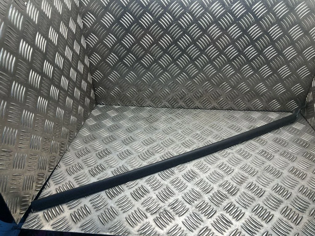 Vējstikla apdare 6F9854328