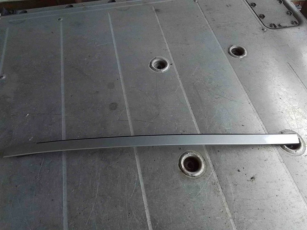 Listwa szyby przedniej – BMW Seria 5 F10 F11 (2009-2016)