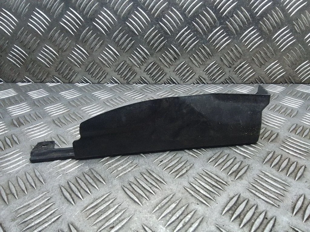 Spārna nobeiguma apdare – Nissan Qashqai+2 (2010-2014)