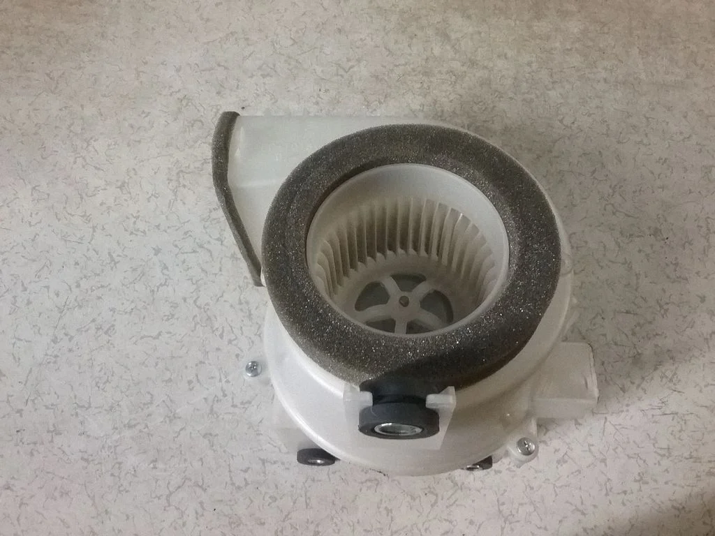 Hübriid-/elektriauto aku jahutusventilaator – Toyota Yaris (2012-2014)