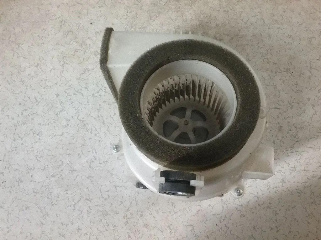 Hübriid-/elektriauto aku jahutusventilaator – Toyota Yaris (2012-2014)