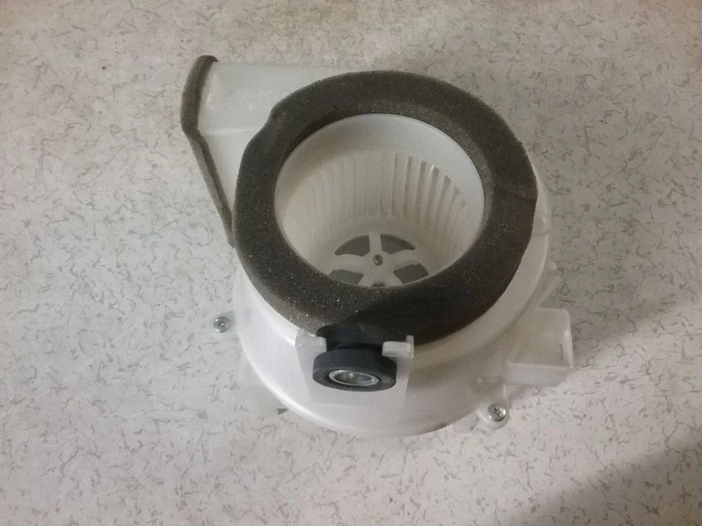 Hübriid-/elektriauto aku jahutusventilaator – Toyota Yaris (2012-2014)