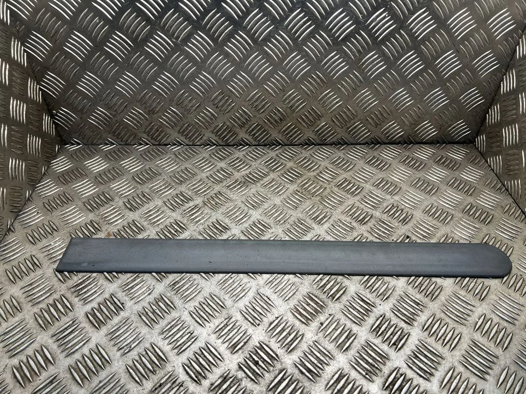 Moldings uz aizmugurējā spārna – Ford Transit - Tourneo Connect (2009-2013)