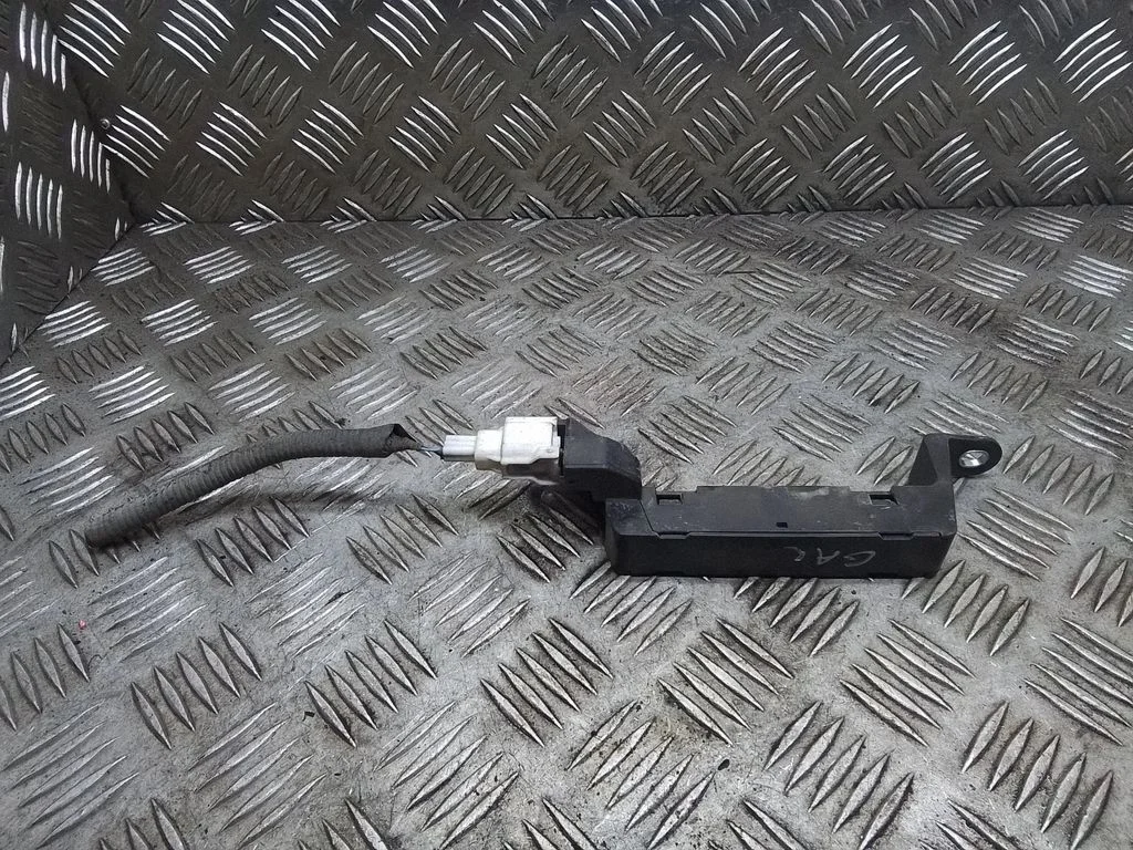 Bezatslēgas sistēmas KESSY (keyless) vadības bloks/modulis – Toyota Prius+ (ZVW40) (2011-2018)
