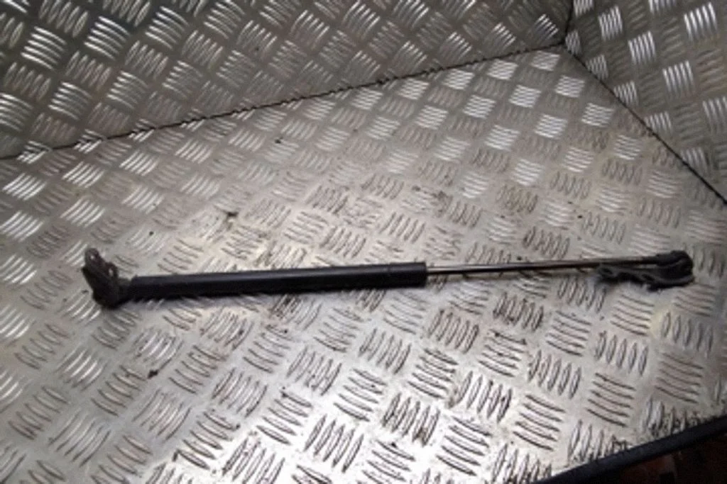 Tailgate strut – Toyota Yaris Verso (1999-2005)