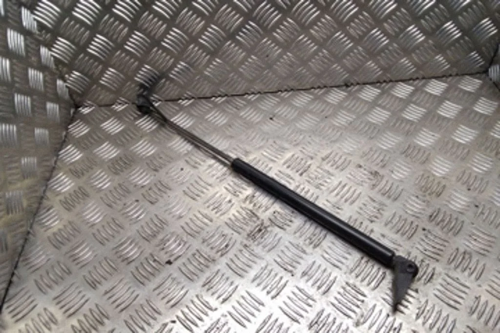 Tailgate strut – Toyota Yaris Verso (1999-2005)