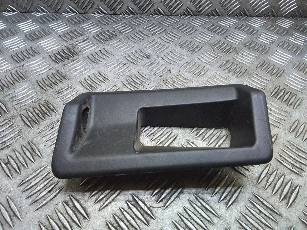 Sliding door trim – Volkswagen Caddy (2011-2016)