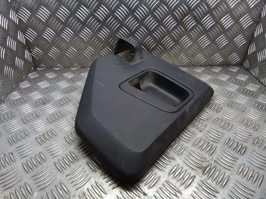 Cita bīdāmo durvju apdares detaļa – Citroen Jumpy (2016-)