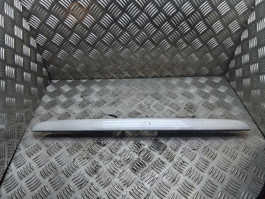 Trunk door license plate light bar – Mercedes-Benz E-Class W210 (1995-2002)
