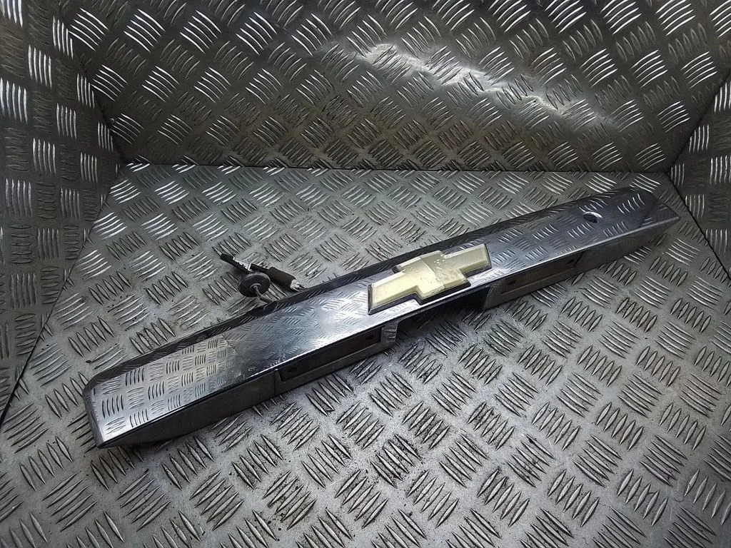 Aizmugurējā vāka numura zīmes apgaismojuma josla 96830133