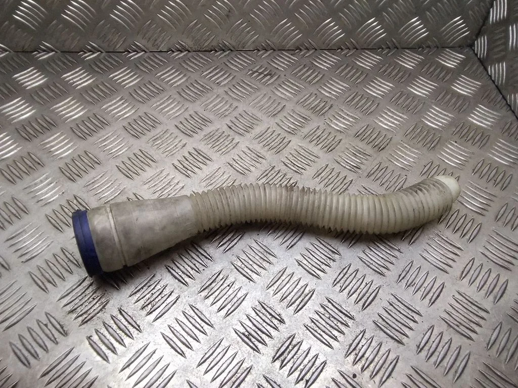 Klaasipesuvedeliku paagi täitetoru – Citroen C4 I (2004-2010)