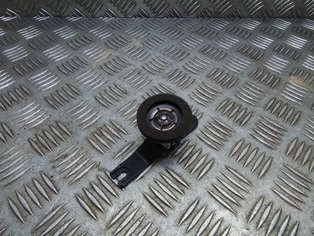 High frequency speaker in the rear doors – Lexus RX 450H (2016-)