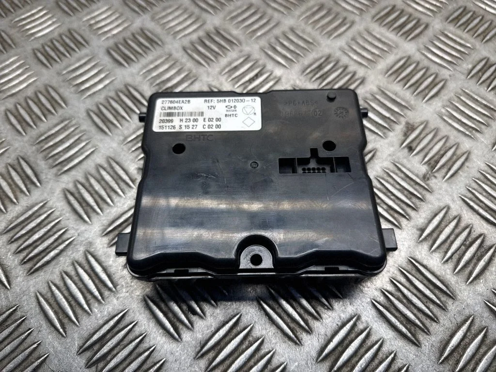 Gaisa kondicioniera/apsildes vadības bloks – Nissan Qashqai (2014-2016)