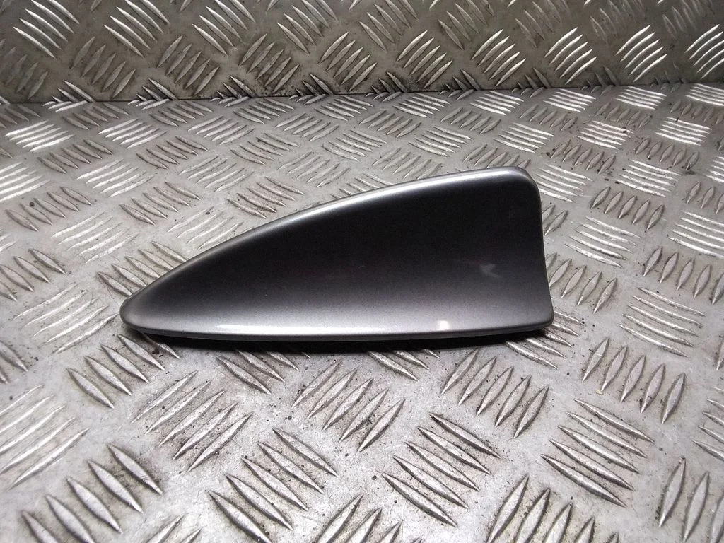 Katuse (GPS-)antenni kate – BMW 7-seeria E65 E66 (2001-2008)