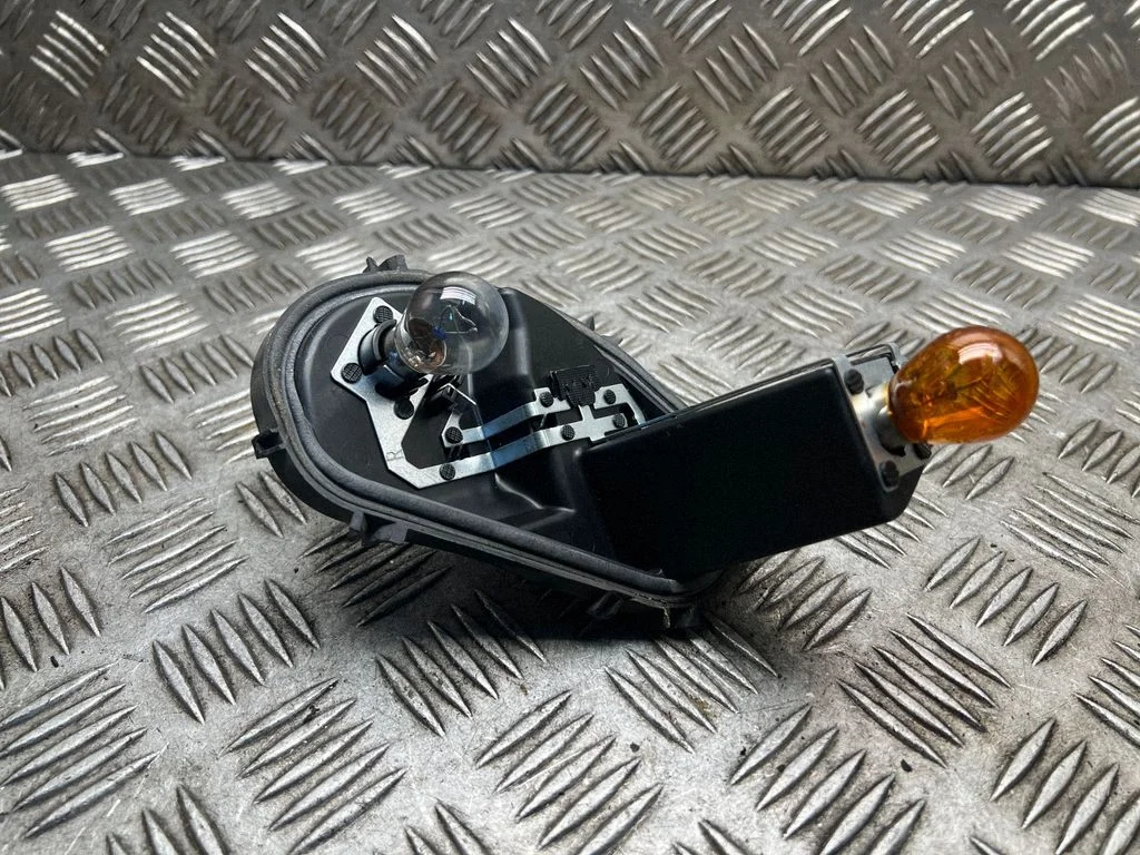 Tail light bulb cover holder – Opel Astra K (2015-2021)