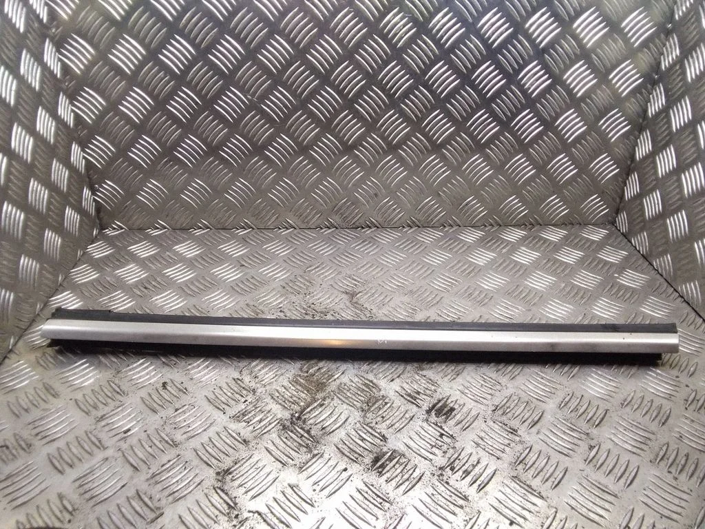 Listwa szyby bocznej tylnej – Audi A4 S4 B7 8E 8H (2005-2008)